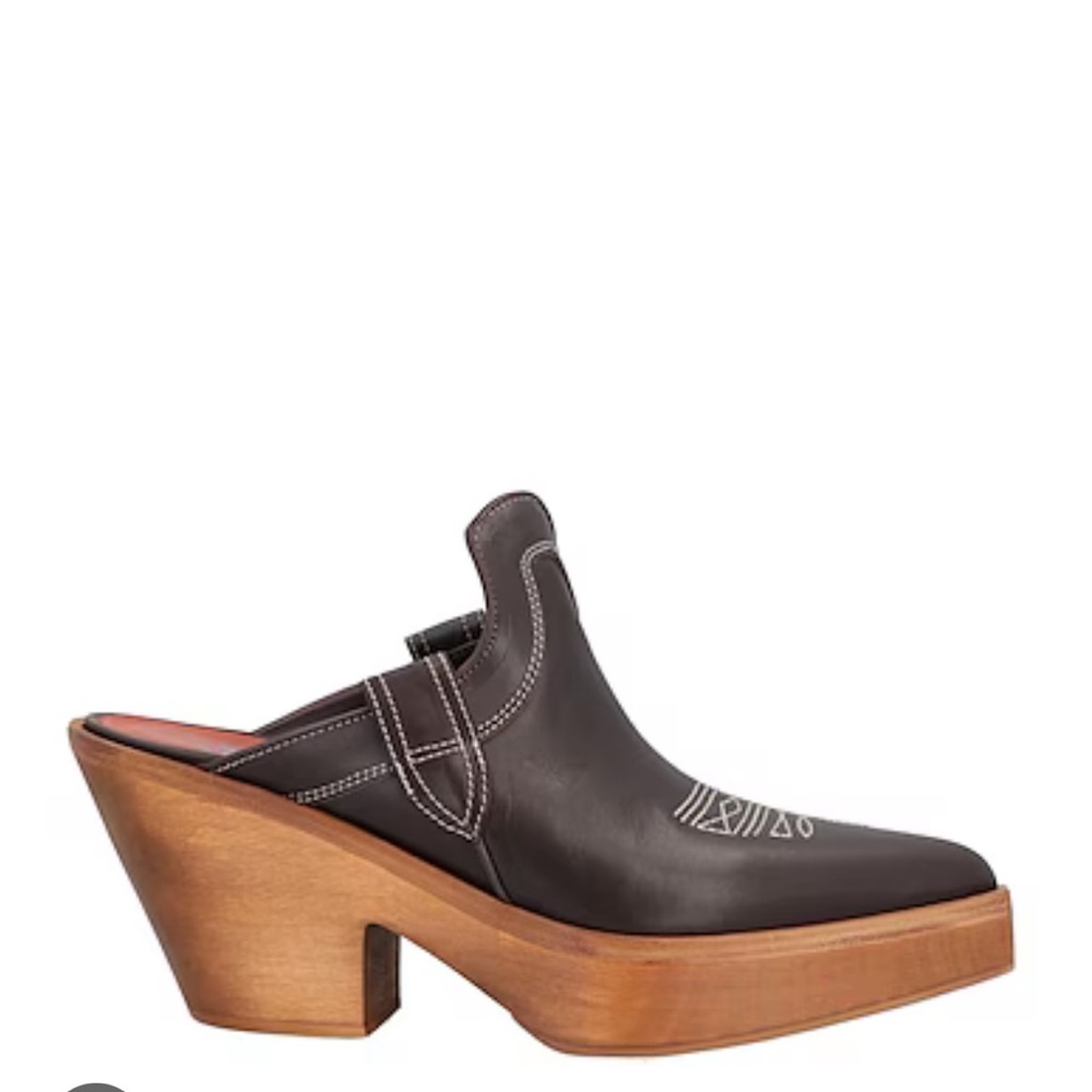 Sonora leather clogs. In good condition. Size 41 fits like US 10